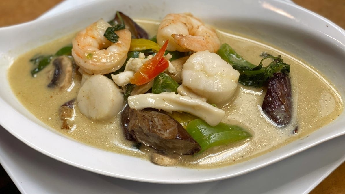Mixed Seafood Green Curry.