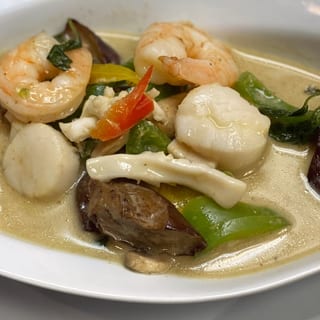 Mixed Seafood Green Curry